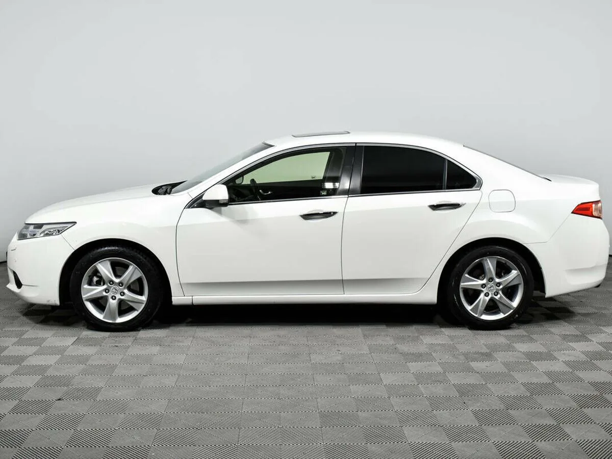 Honda Accord VIII Рестайлинг — фото 3