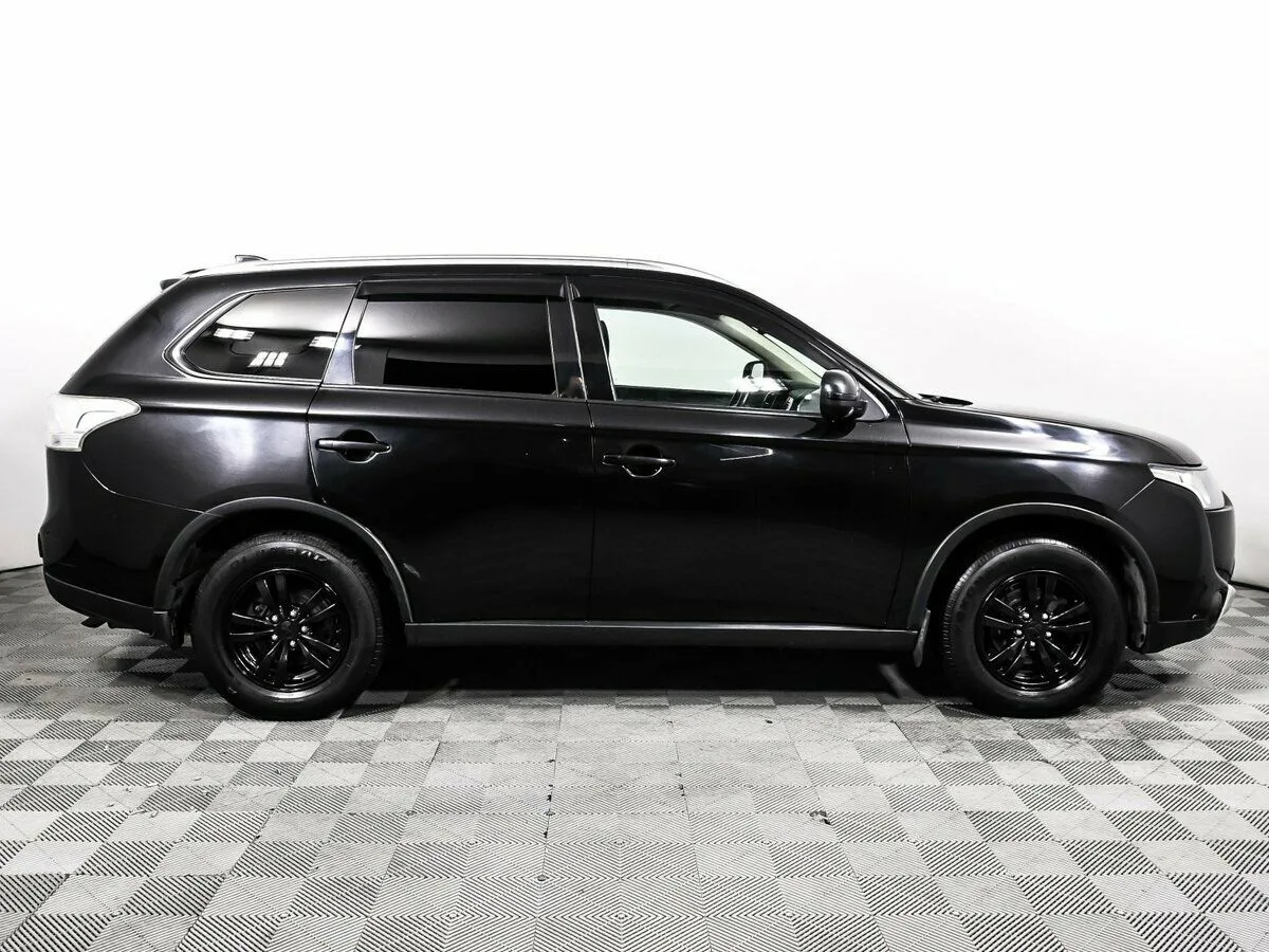 Mitsubishi Outlander III Рестайлинг · Intense — фото 4