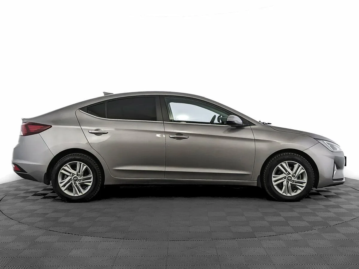 Hyundai Elantra VI (AD) Рестайлинг · Base — фото 4