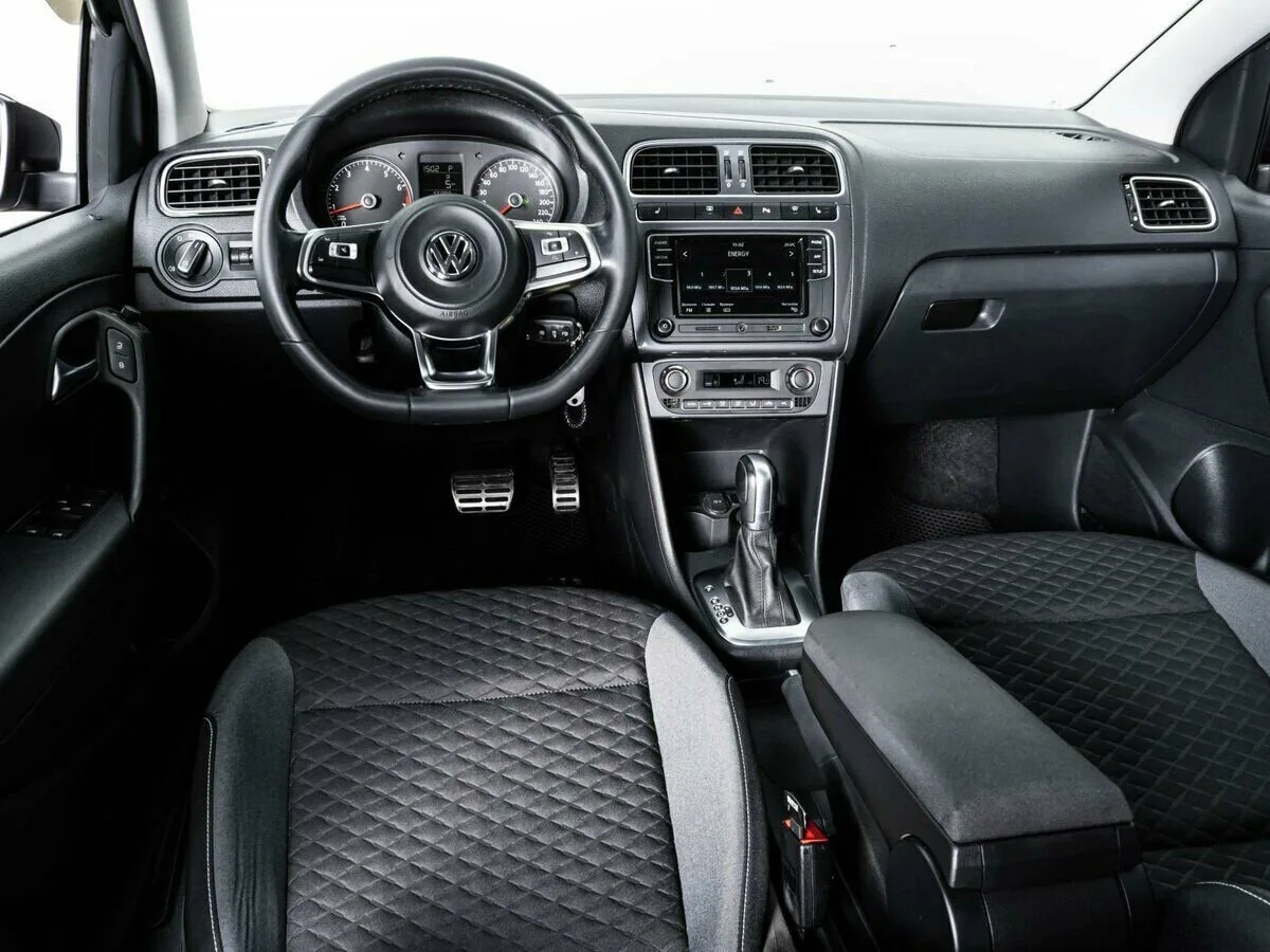 Volkswagen Polo V Рестайлинг · Allstar — фото 5