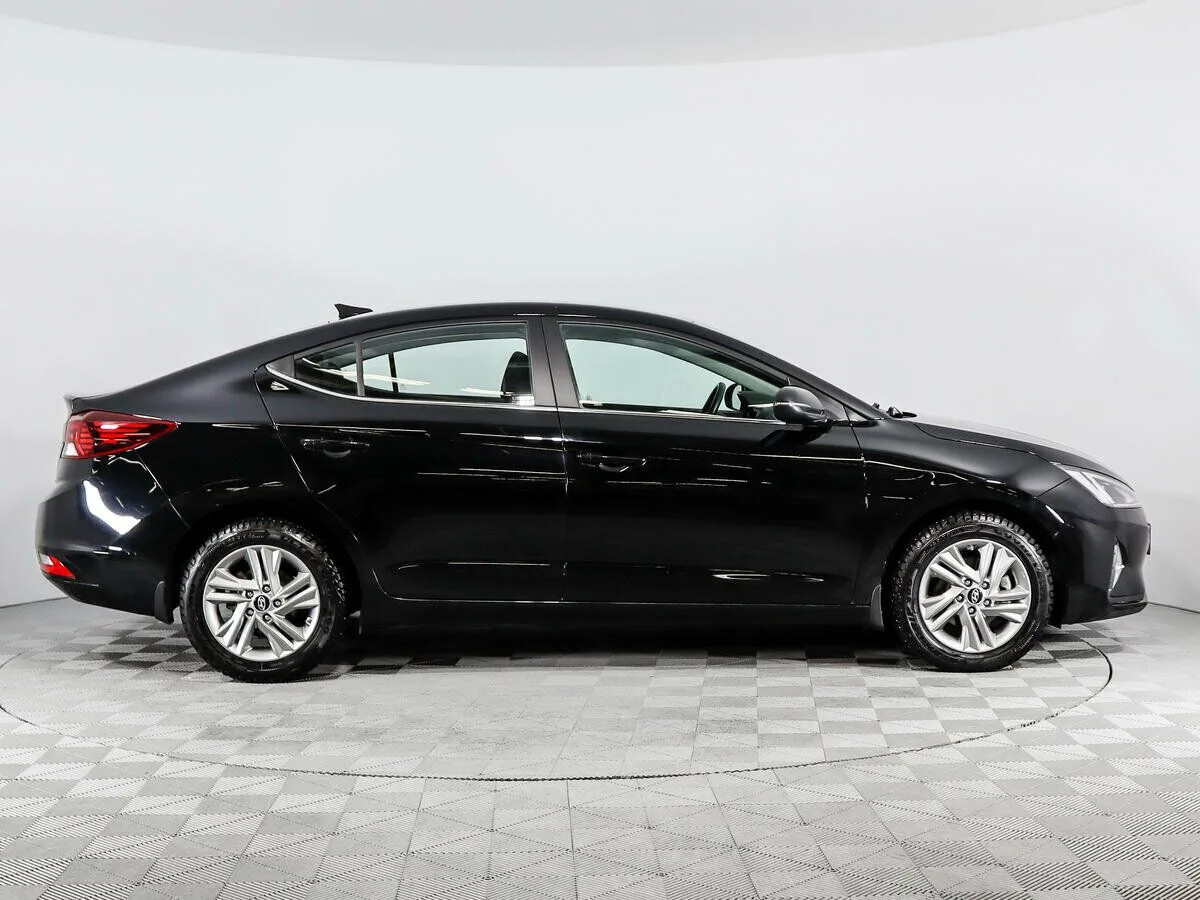 Hyundai Elantra VI (AD) Рестайлинг · Base — фото 3