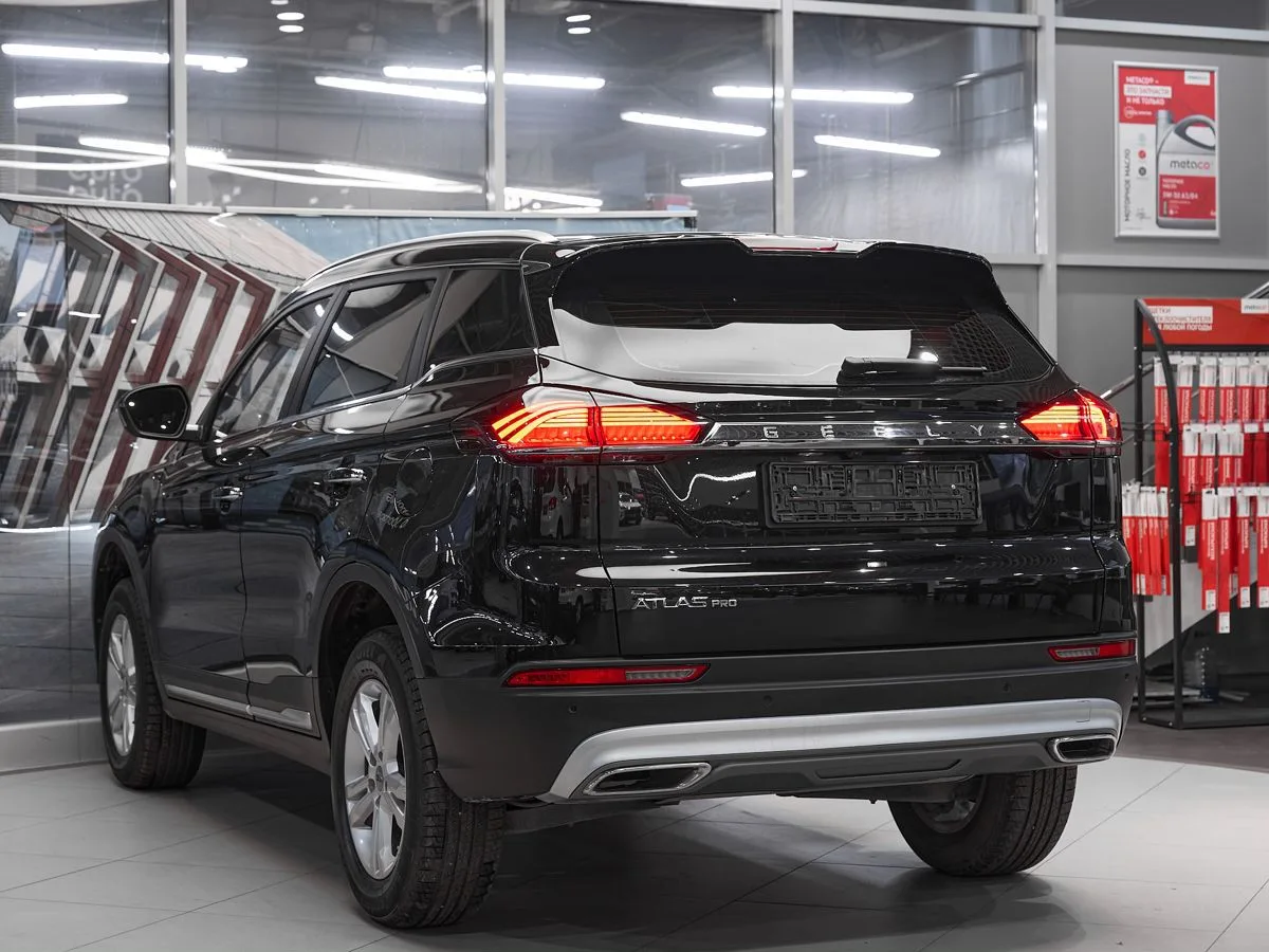 Geely Atlas Pro Luxury — фото 4