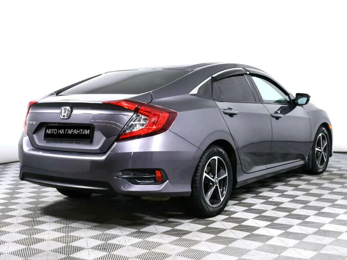 Honda Civic X — фото 3