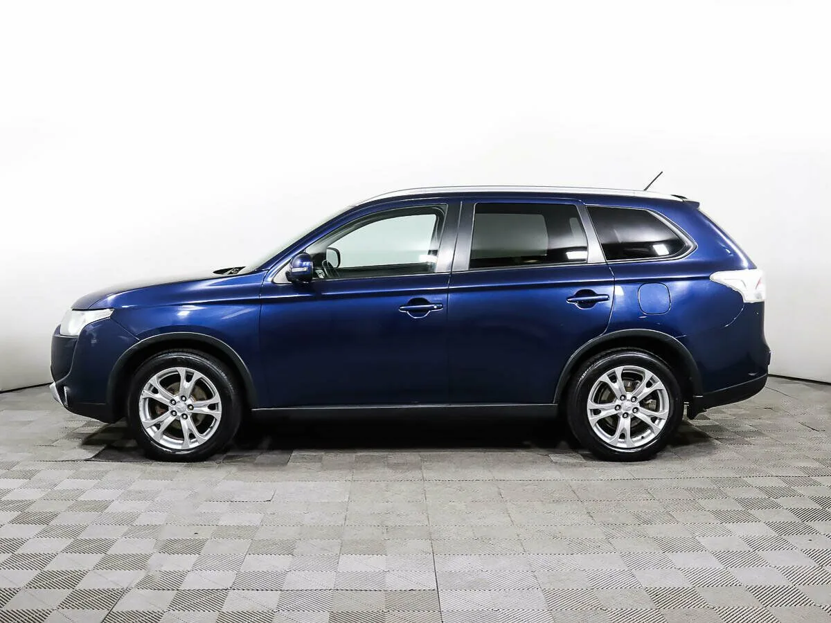 Mitsubishi Outlander III Рестайлинг · Invite — фото 3