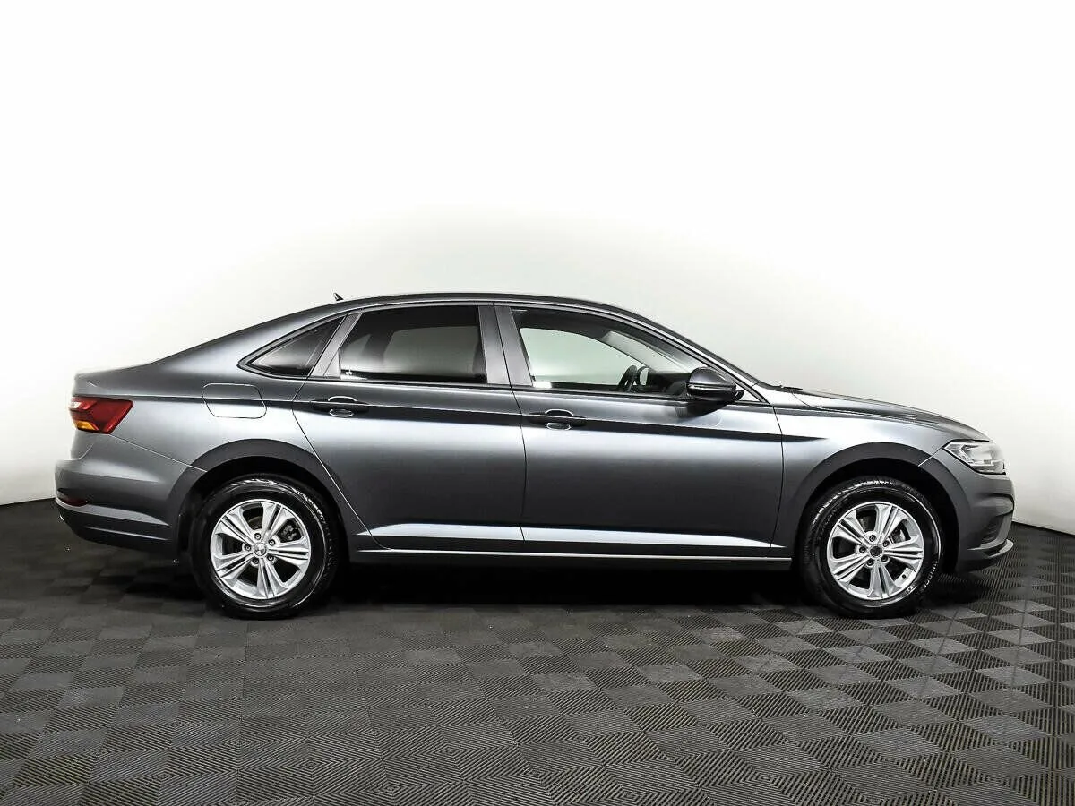 Volkswagen Jetta VII · Status — фото 4