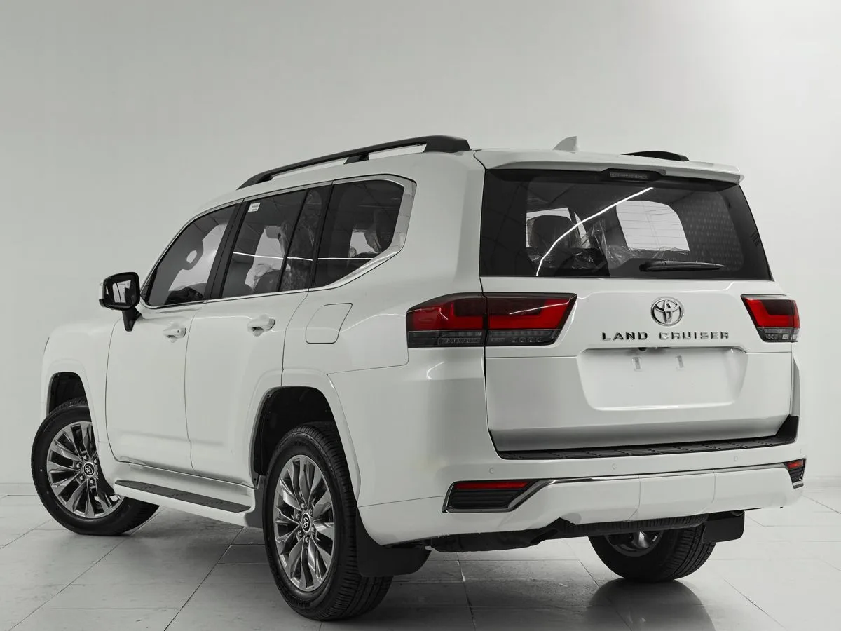 Toyota Land Cruiser 300 Series · VX (7 мест) — фото 4