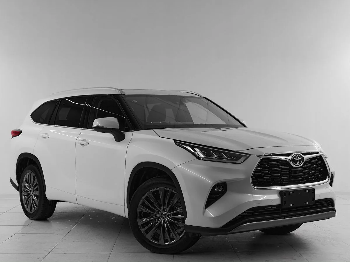 Toyota Highlander IV (XU70) · Luxury
