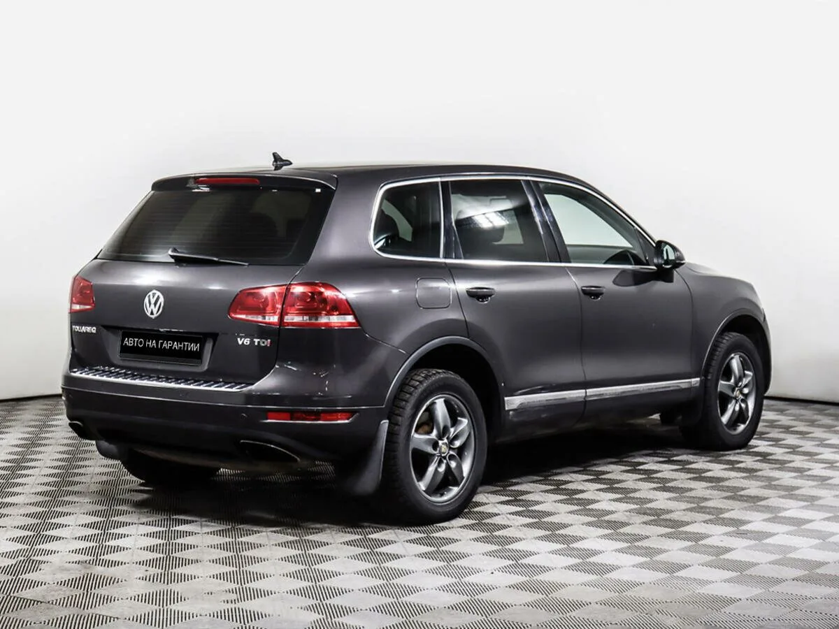 Volkswagen Touareg II — фото 3