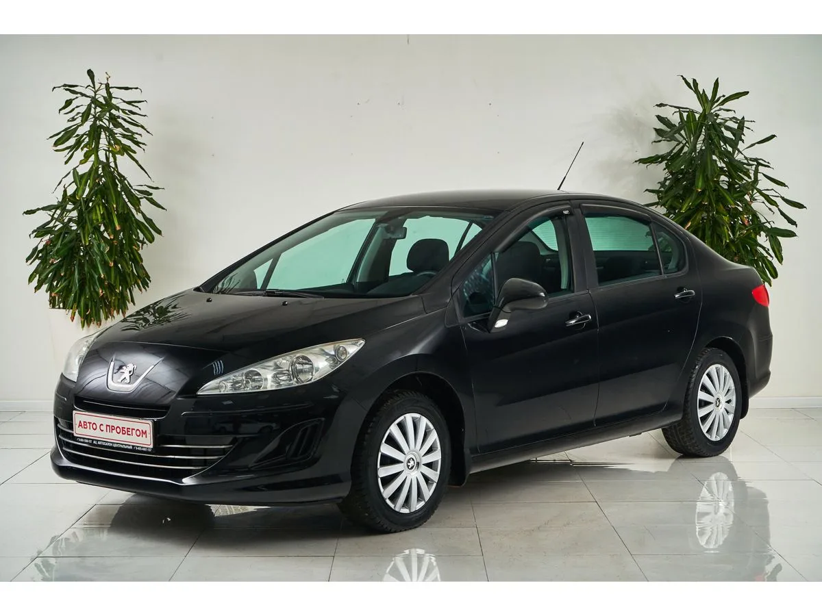 Peugeot 408 I · Style