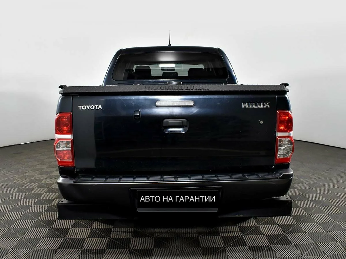 Toyota Hilux VII Рестайлинг · Стандарт — фото 4