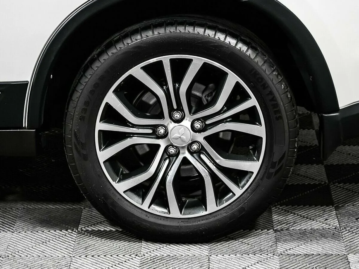 Mitsubishi Outlander III Рестайлинг 2 · Intense+ — фото 5