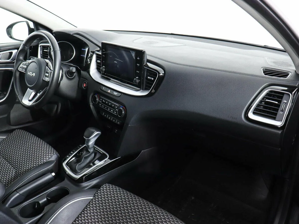 Kia Ceed III Рестайлинг · Premium — фото 5