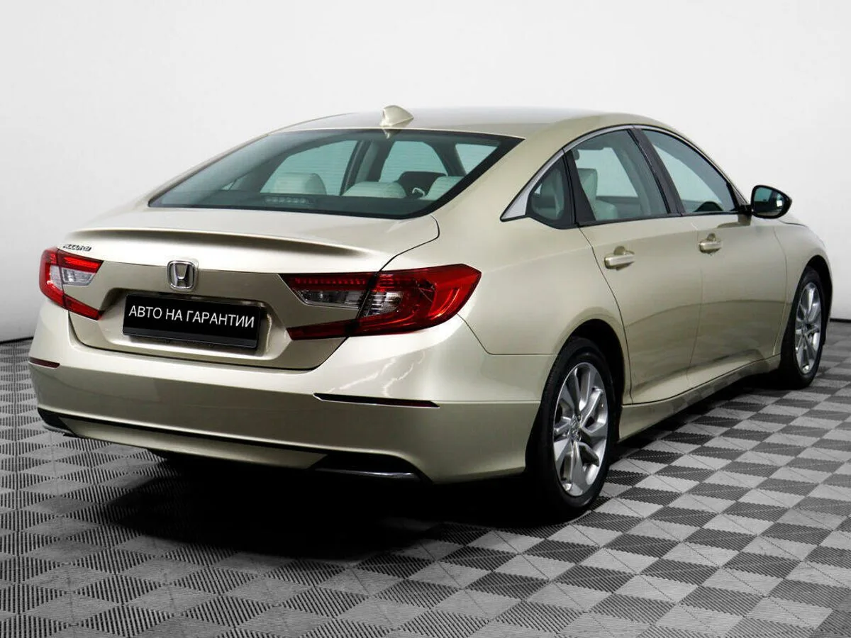Honda Accord X — фото 5