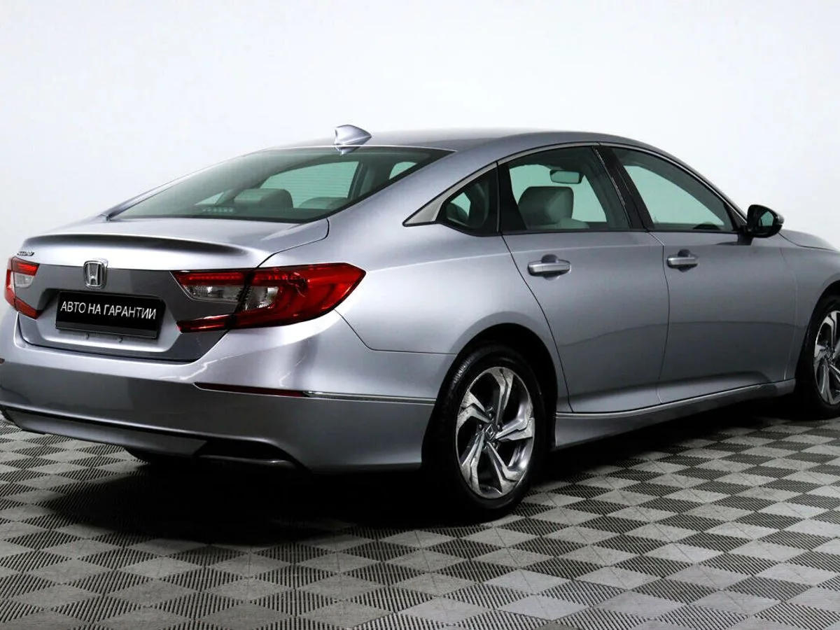 Honda Accord X — фото 5