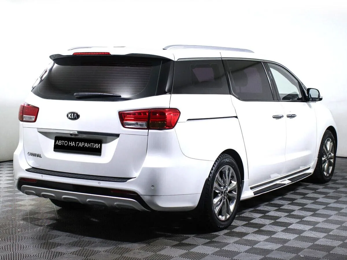 Kia Carnival III — фото 3
