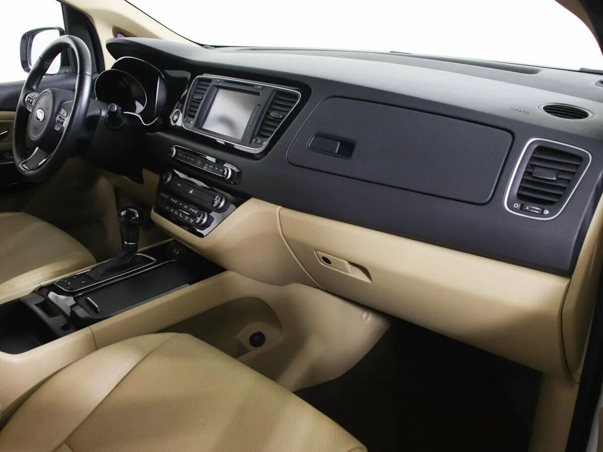 Kia Carnival III — фото 5