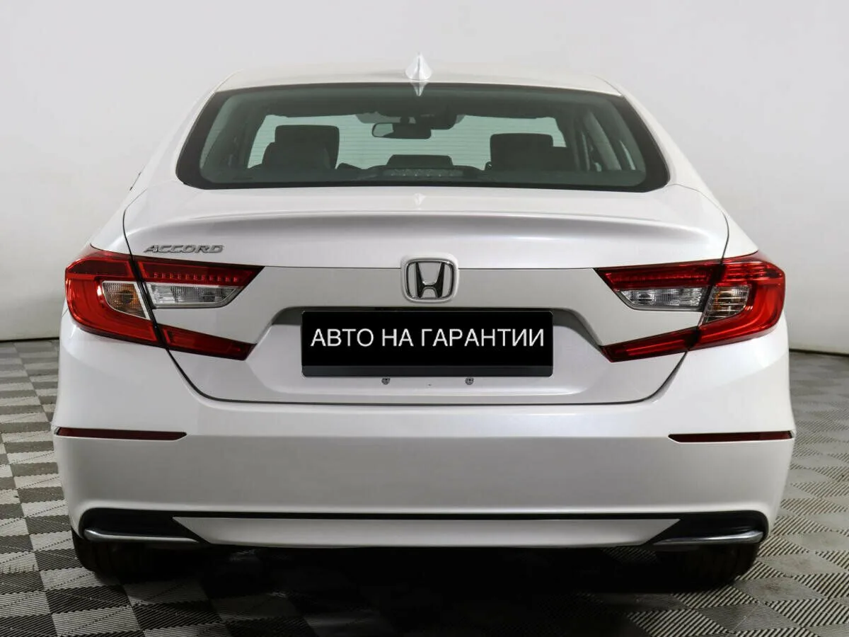 Honda Accord X — фото 4
