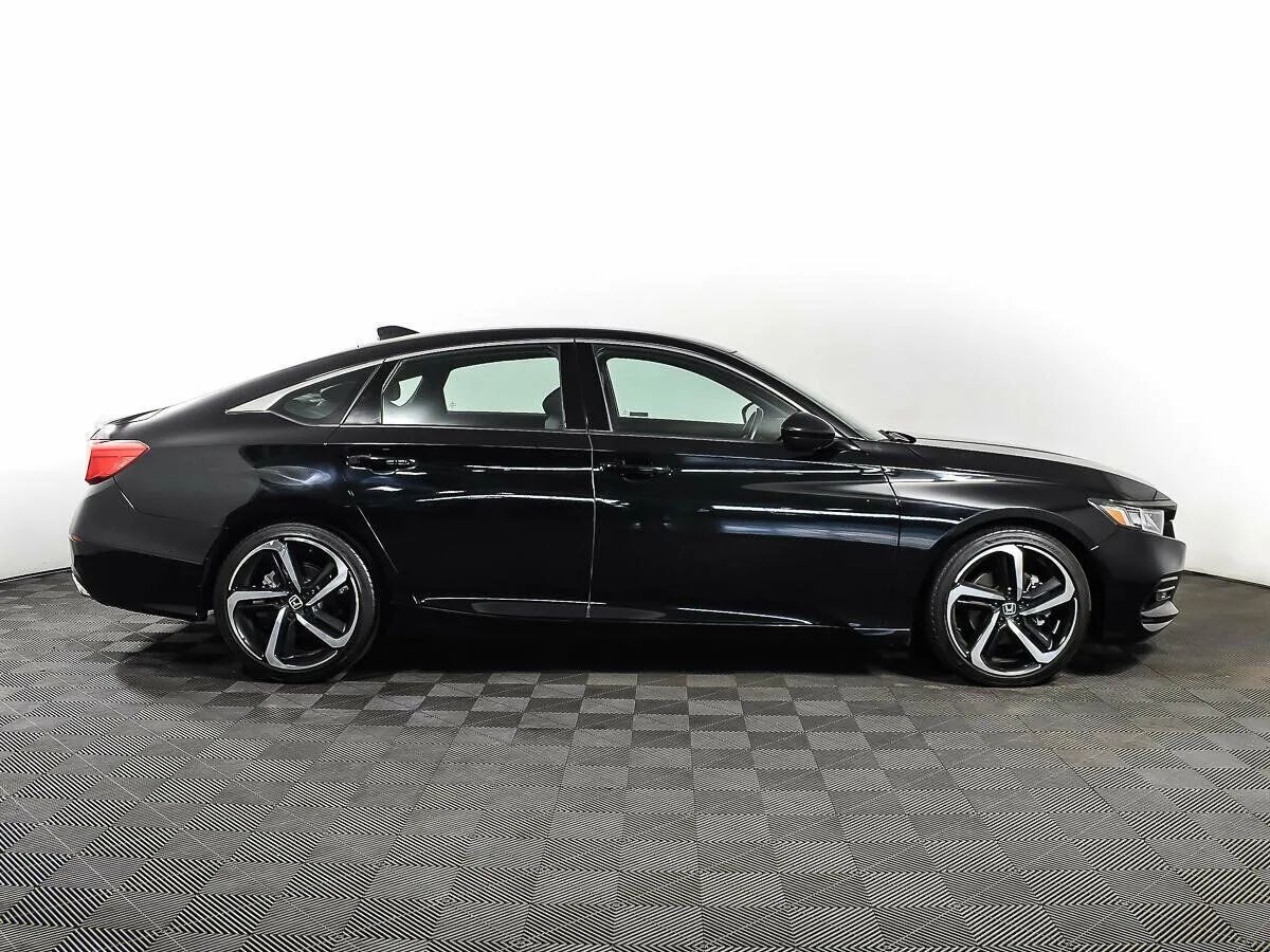 Honda Accord X — фото 4