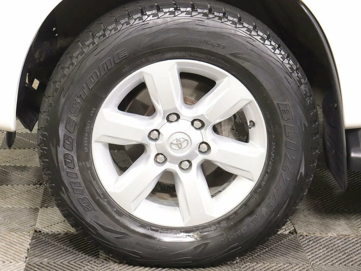 Toyota Hilux VII Рестайлинг — фото 5