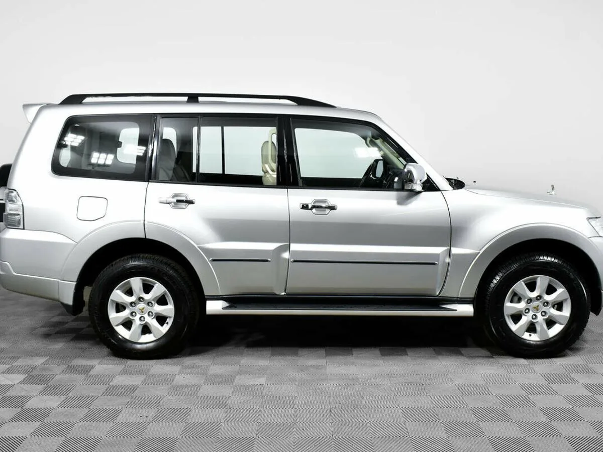 Mitsubishi Pajero IV Рестайлинг 2 · GLS — фото 4
