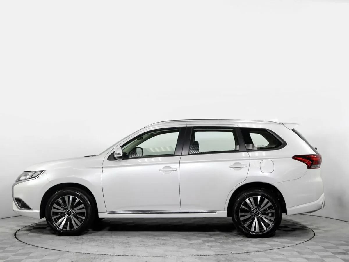 Mitsubishi Outlander III Рестайлинг 3 · Enjoy — фото 3