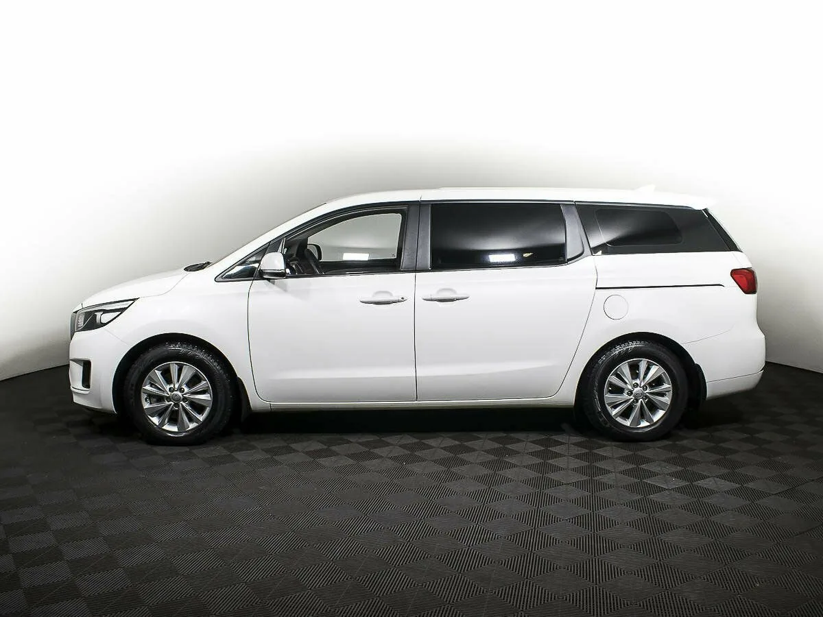 Kia Carnival III — фото 3