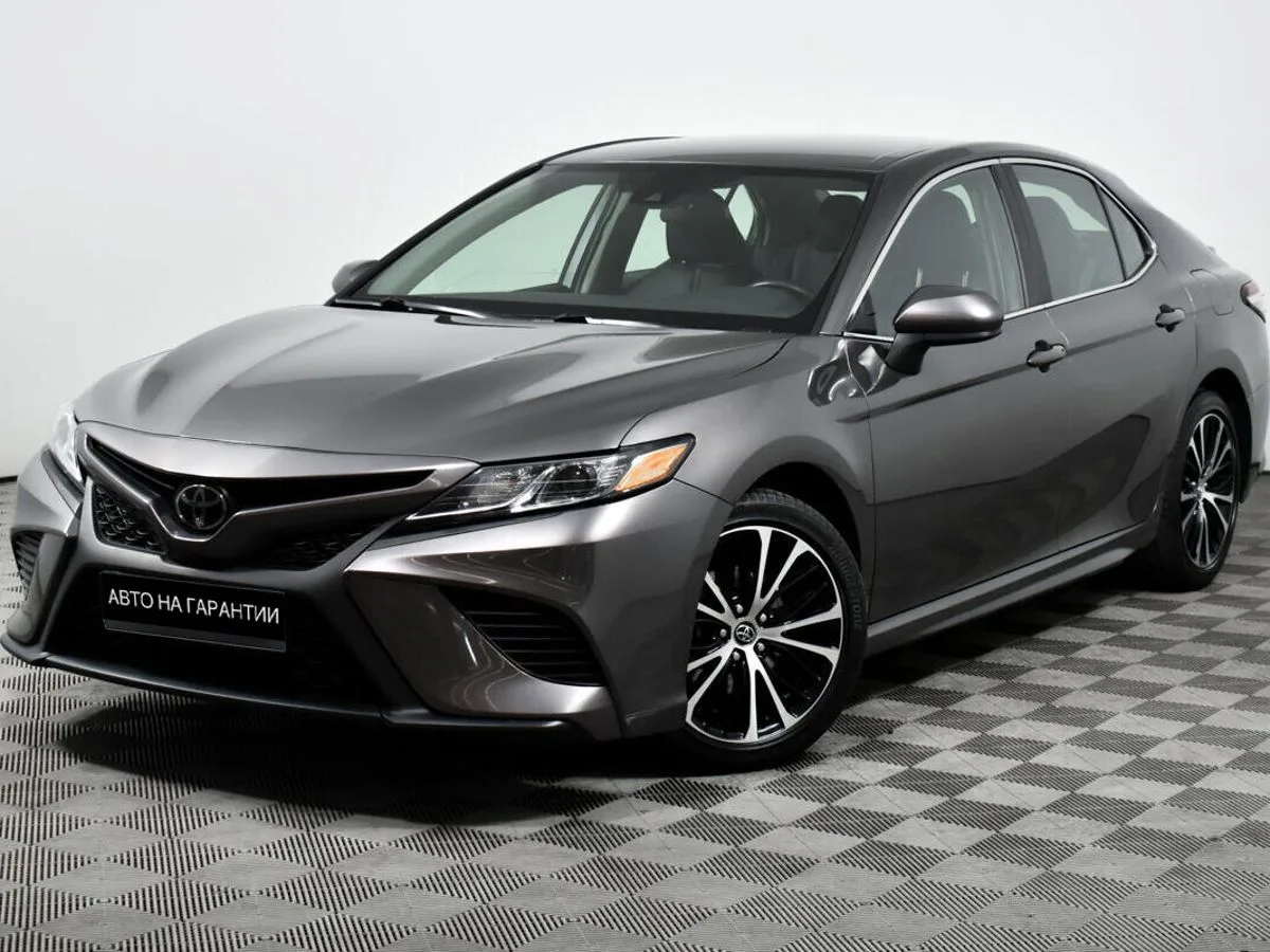 Toyota Camry VIII (XV70)