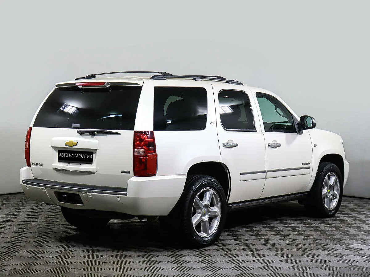 Chevrolet Tahoe III · LTZ — фото 3