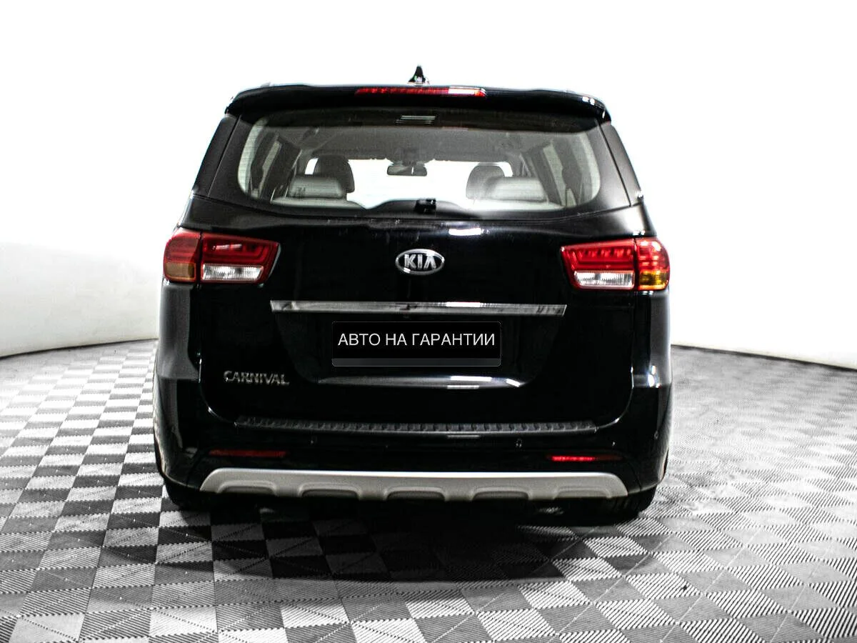Kia Carnival III — фото 4