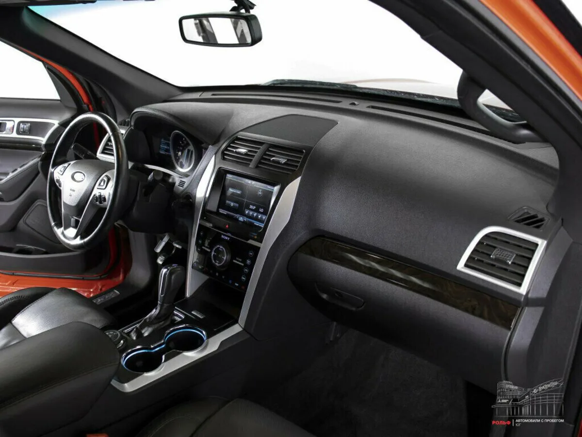 Ford Explorer V Рестайлинг · XLT — фото 5