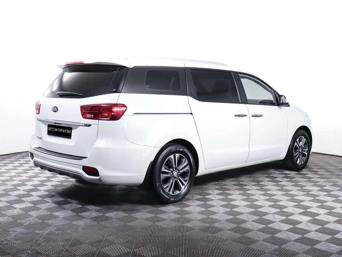 Kia Carnival III — фото 5