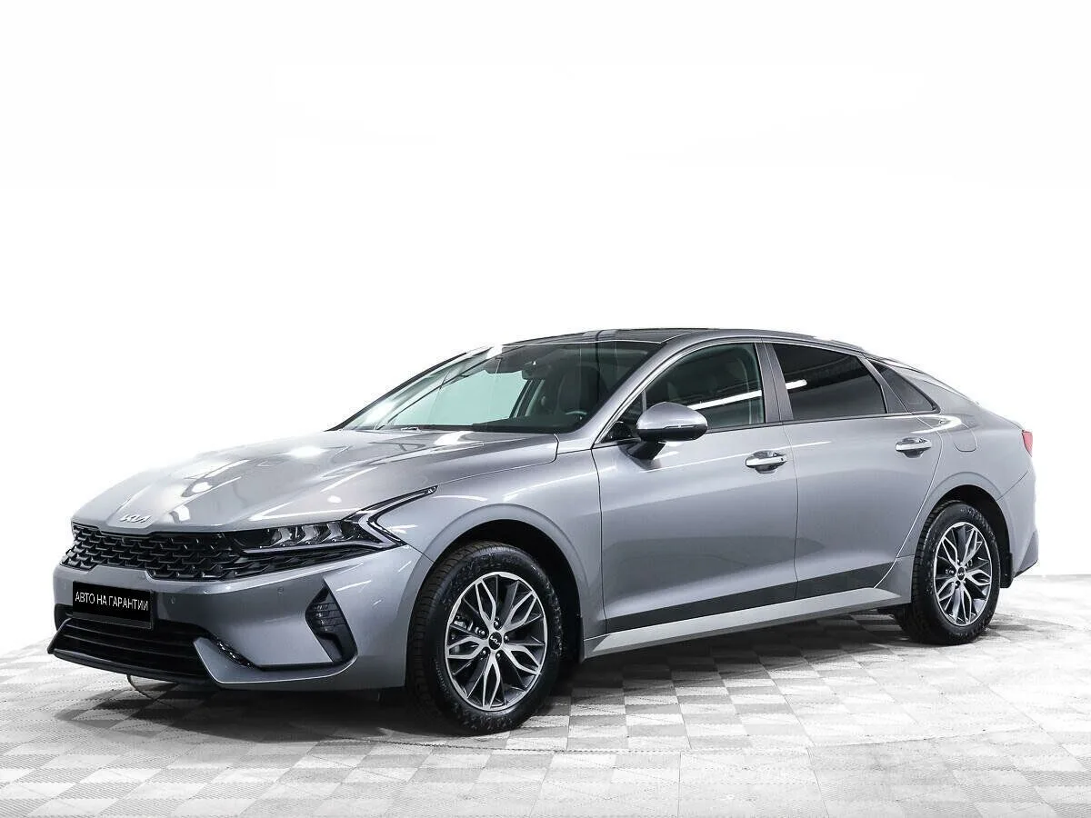 Kia K5 III · Luxe