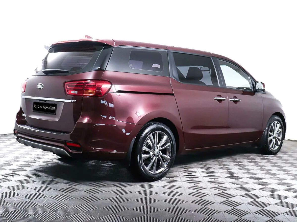 Kia Carnival III — фото 5