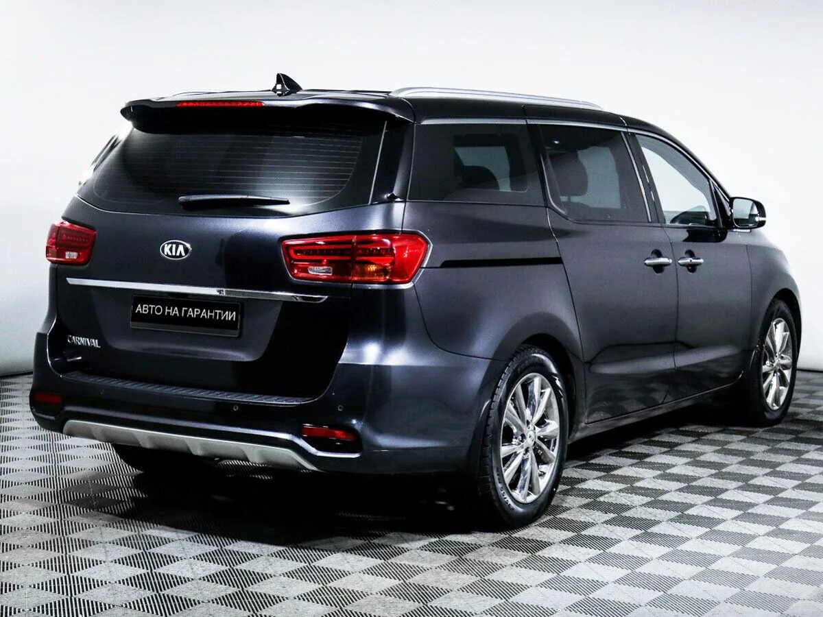 Kia Carnival III — фото 3