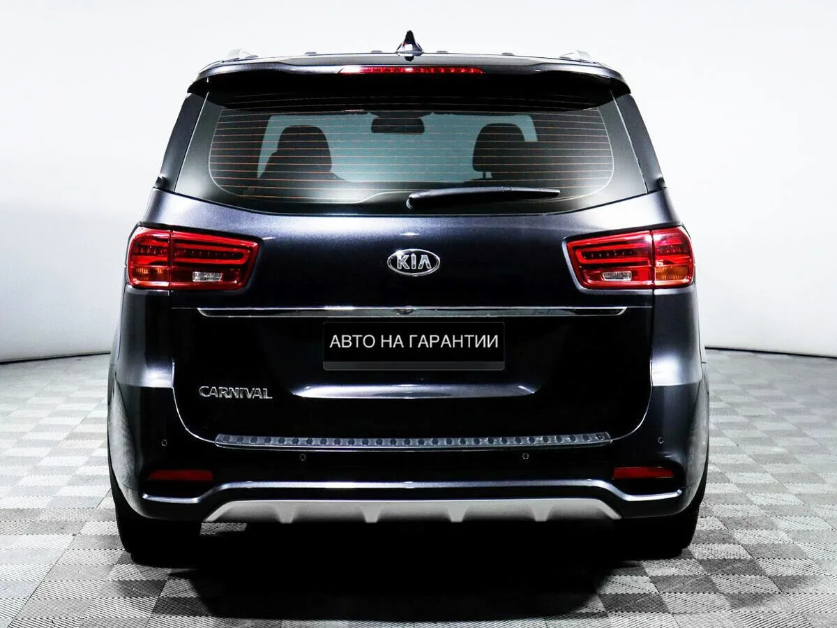 Kia Carnival III — фото 4
