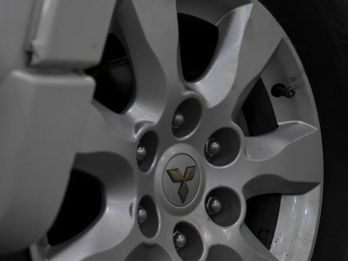 Mitsubishi Pajero IV Рестайлинг 2 · GLS — фото 5