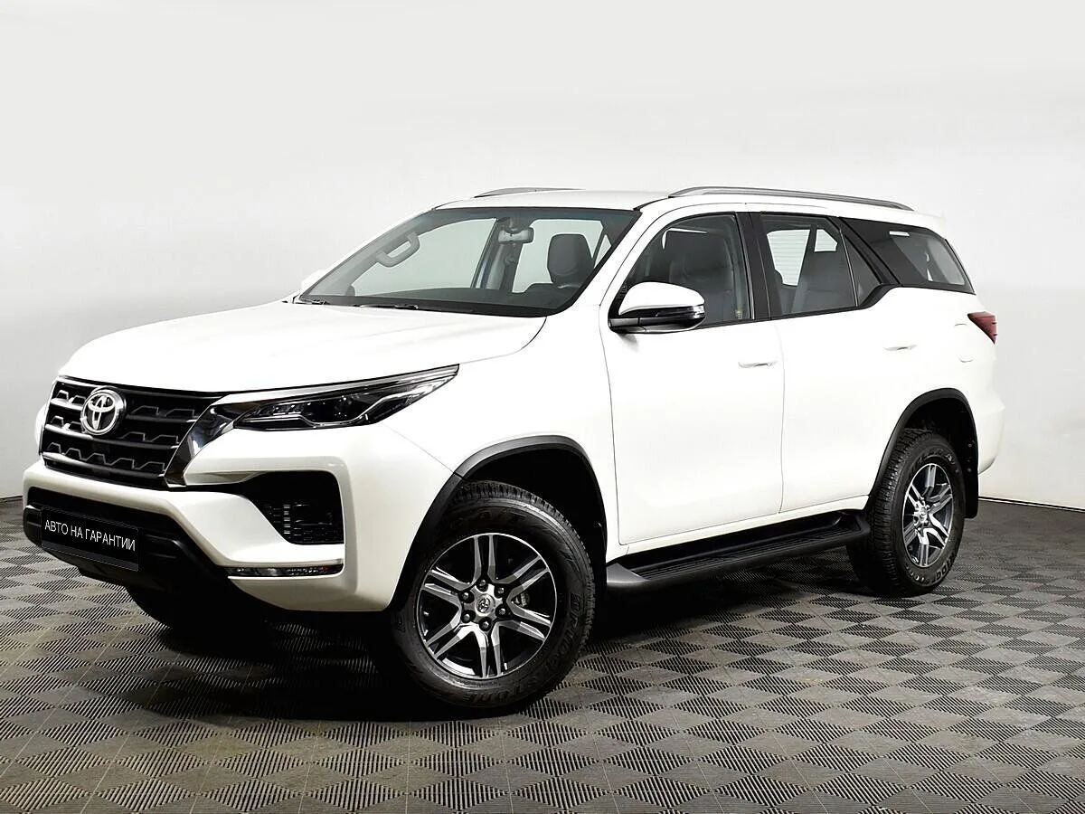 Toyota Fortuner II · Комфорт