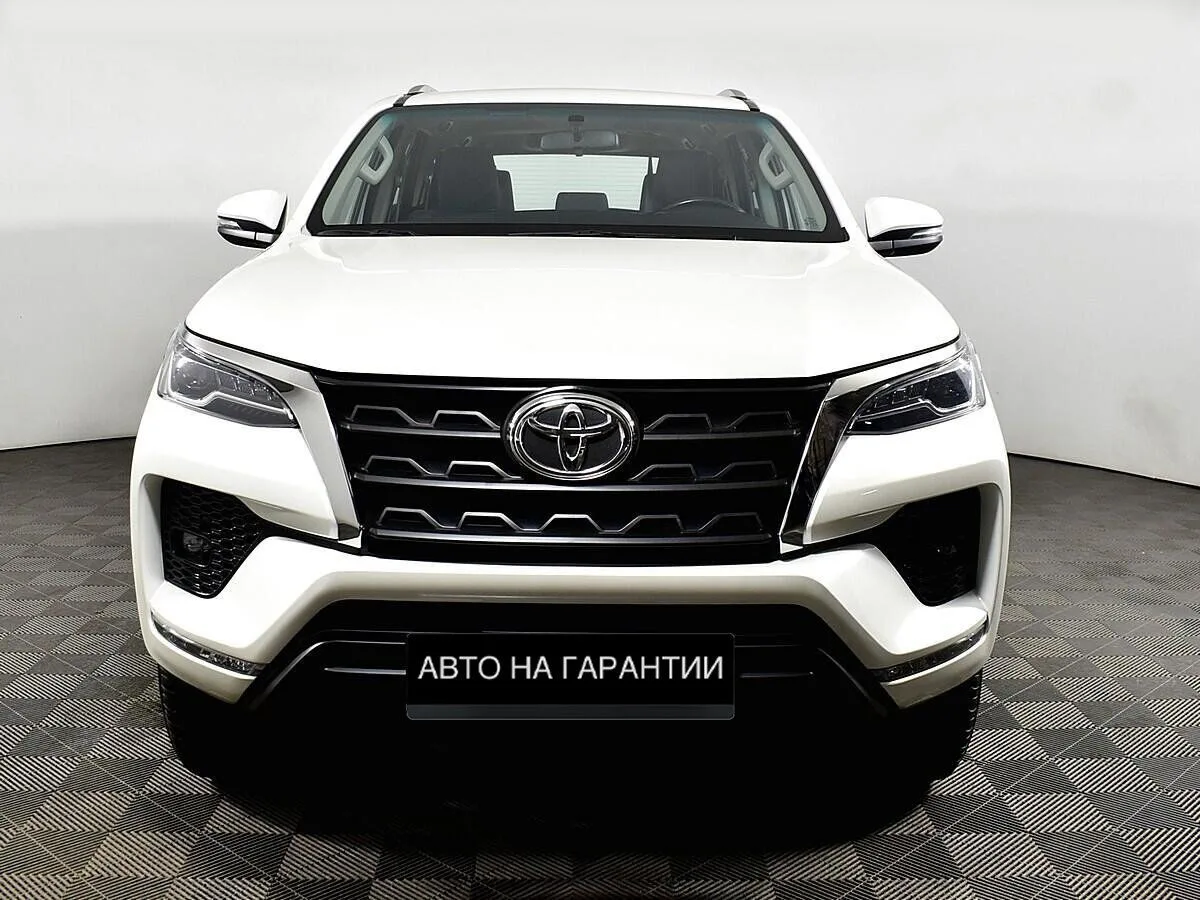 Toyota Fortuner II · Комфорт — фото 2