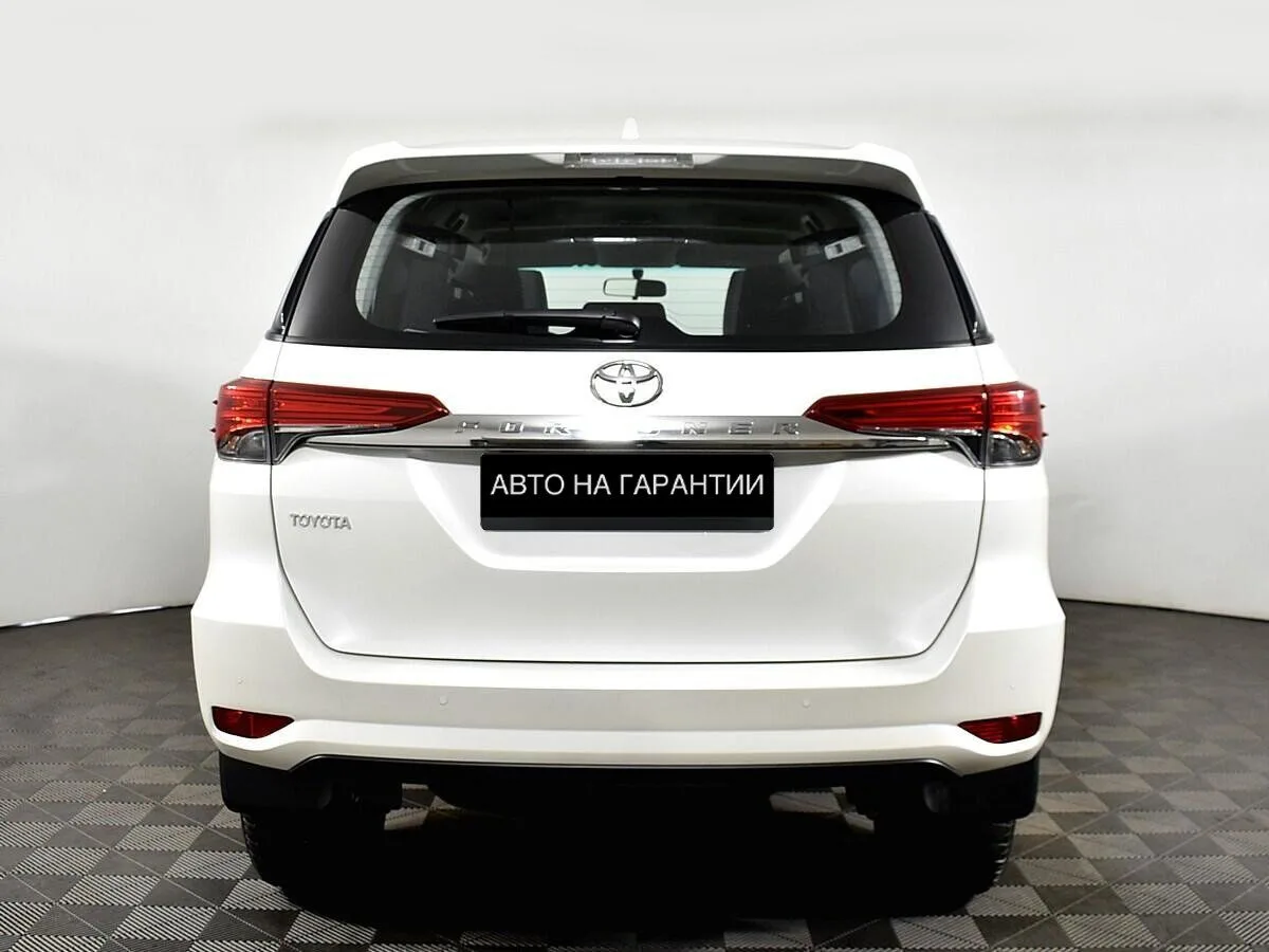 Toyota Fortuner II · Комфорт — фото 4