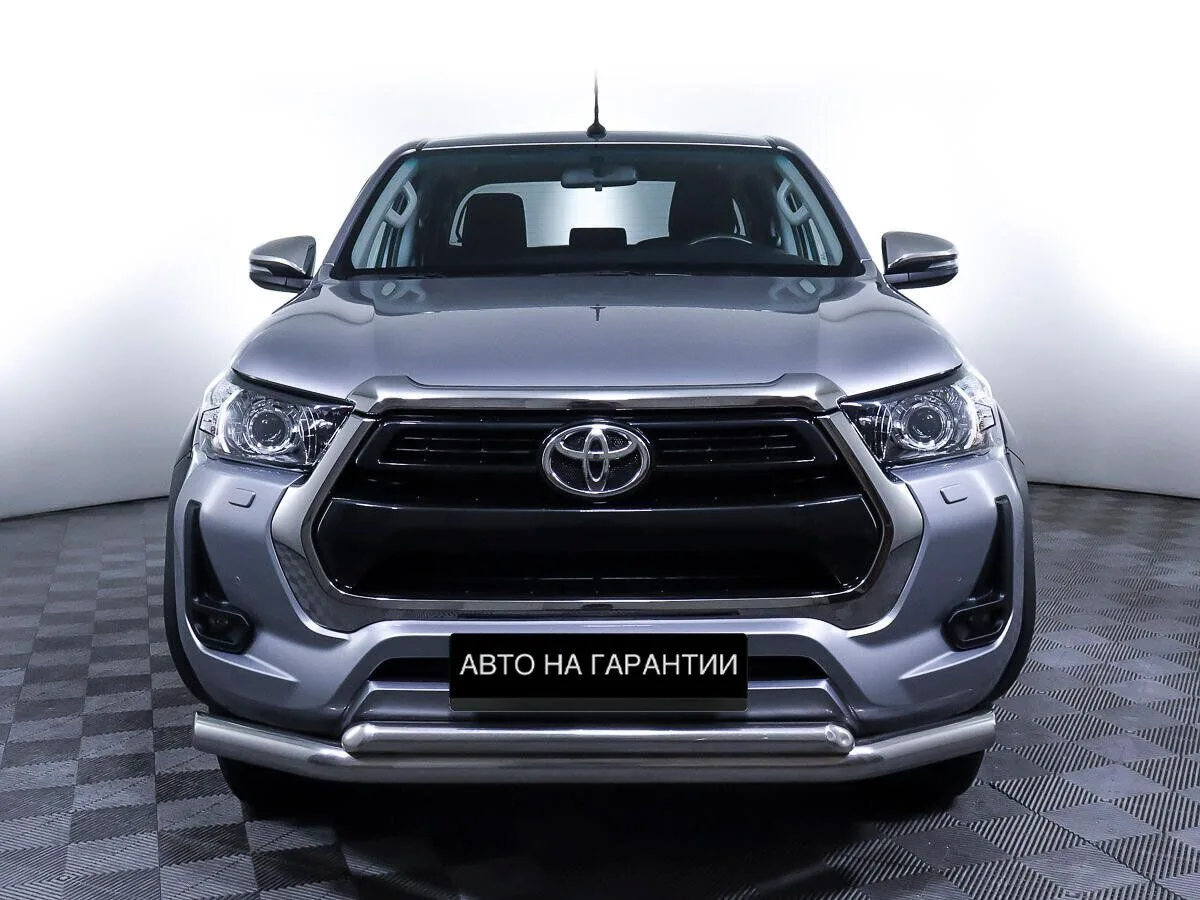 Toyota Hilux VIII Рестайлинг 2 · Комфорт — фото 2