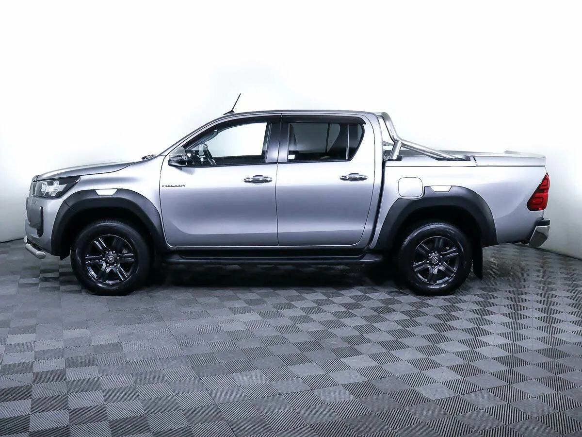 Toyota Hilux VIII Рестайлинг 2 · Комфорт — фото 3