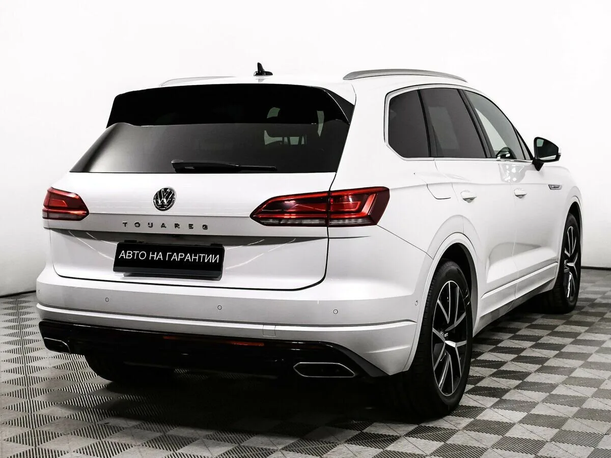 Volkswagen Touareg III · R-Line — фото 3