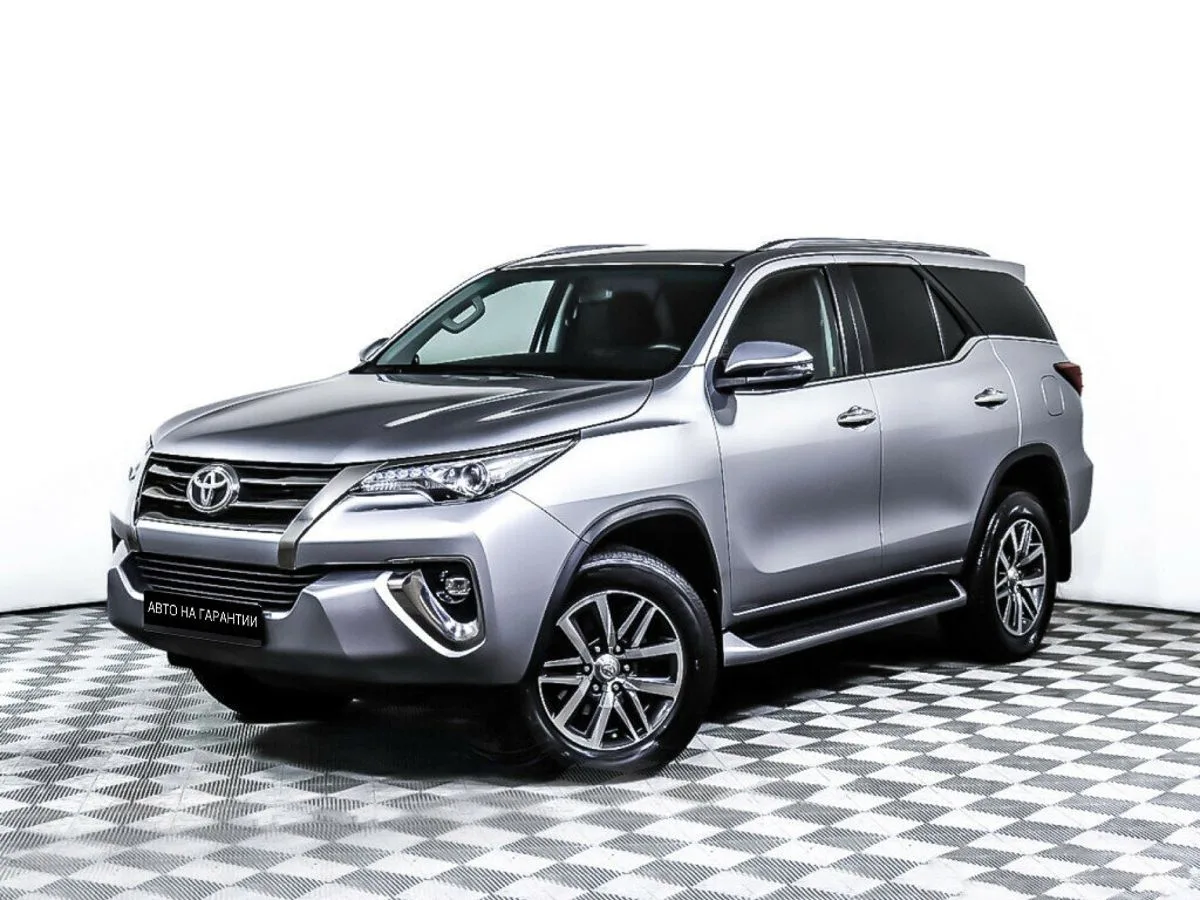 Toyota Fortuner II · TRD