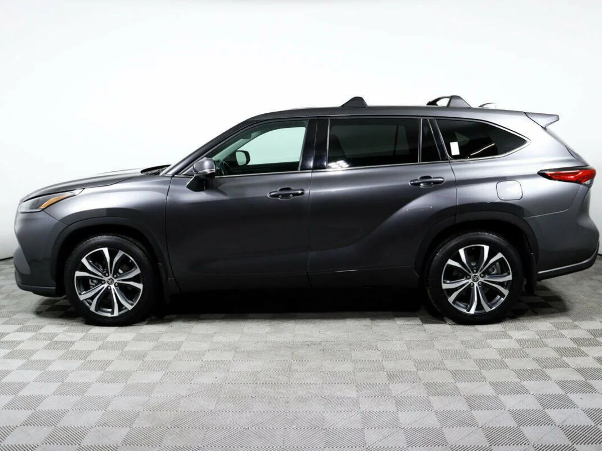 Toyota Highlander IV (XU70) · LE — фото 3