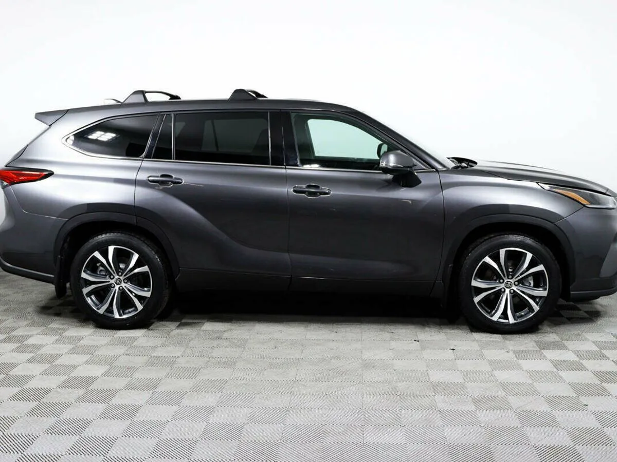 Toyota Highlander IV (XU70) · LE — фото 4