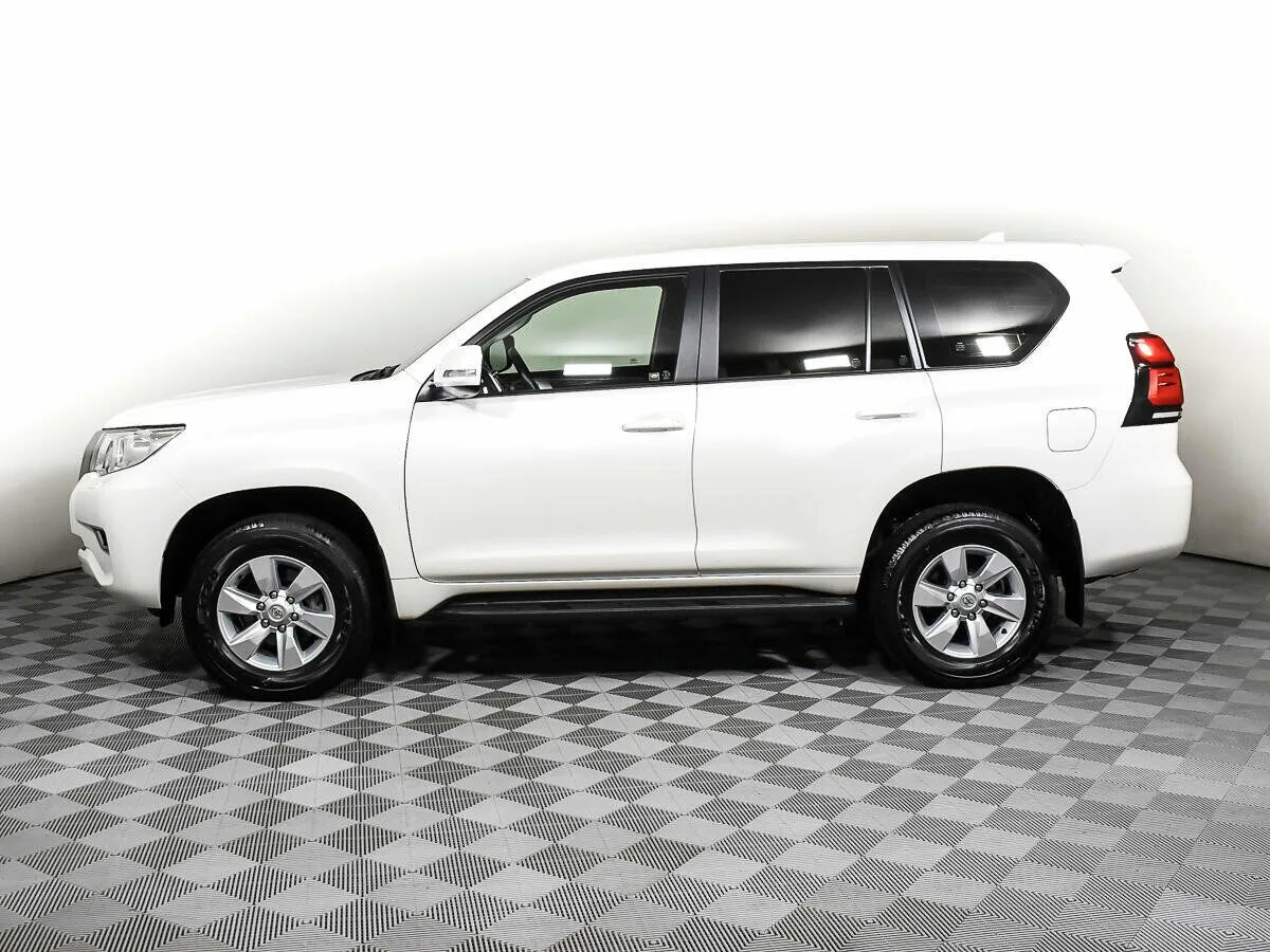 Toyota Land Cruiser Prado 150 Series Рестайлинг 2 · Стандарт — фото 3