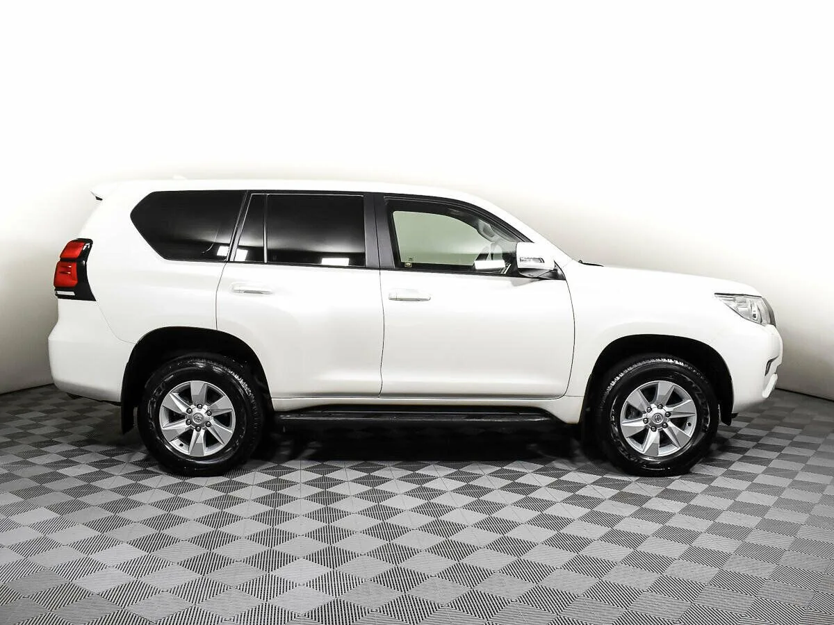 Toyota Land Cruiser Prado 150 Series Рестайлинг 2 · Стандарт — фото 4