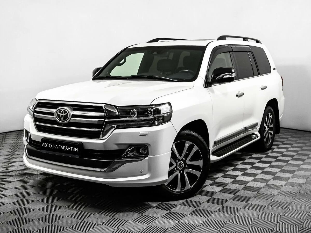 Toyota Land Cruiser 200 Series Рестайлинг 2 · Комфорт