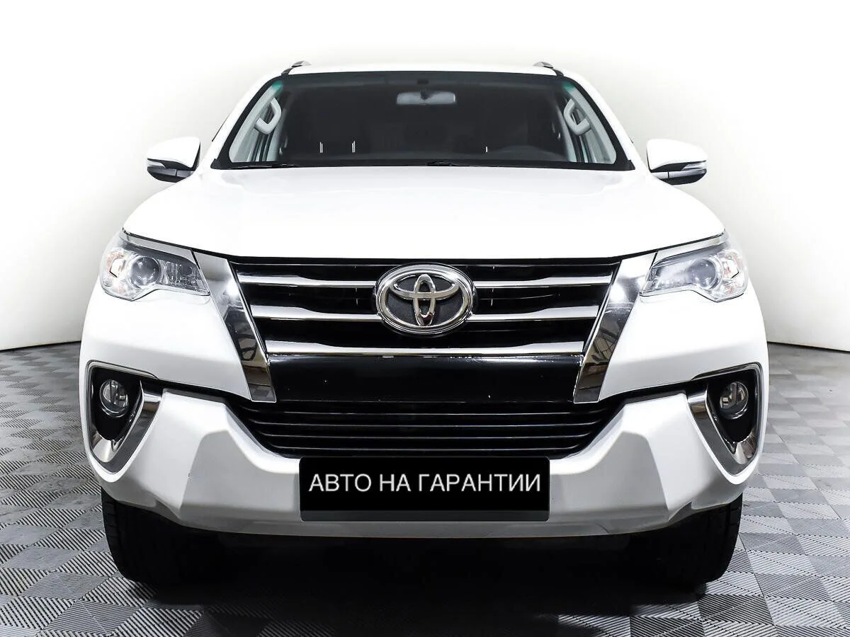 Toyota Fortuner II · Комфорт — фото 2