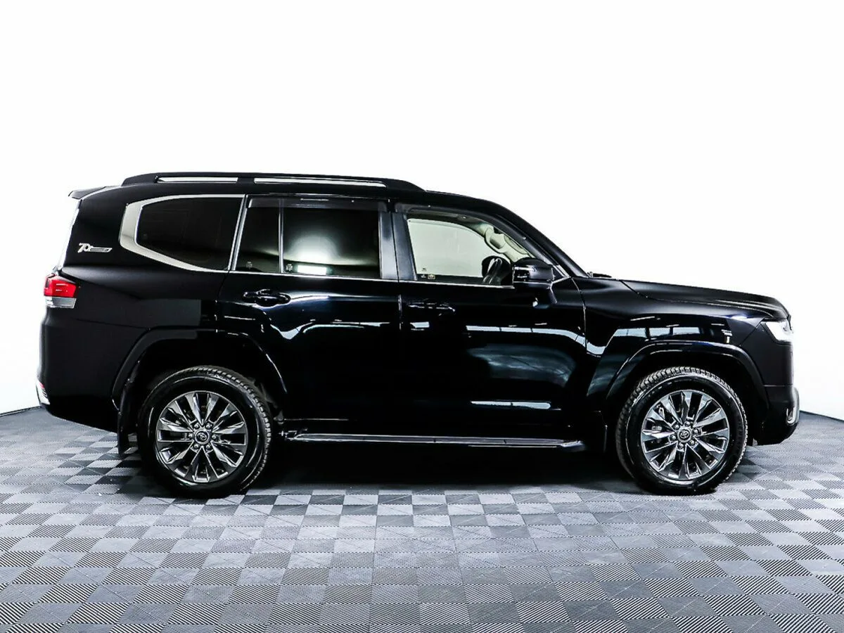 Toyota Land Cruiser 300 Series · 70th Anniversary — фото 4